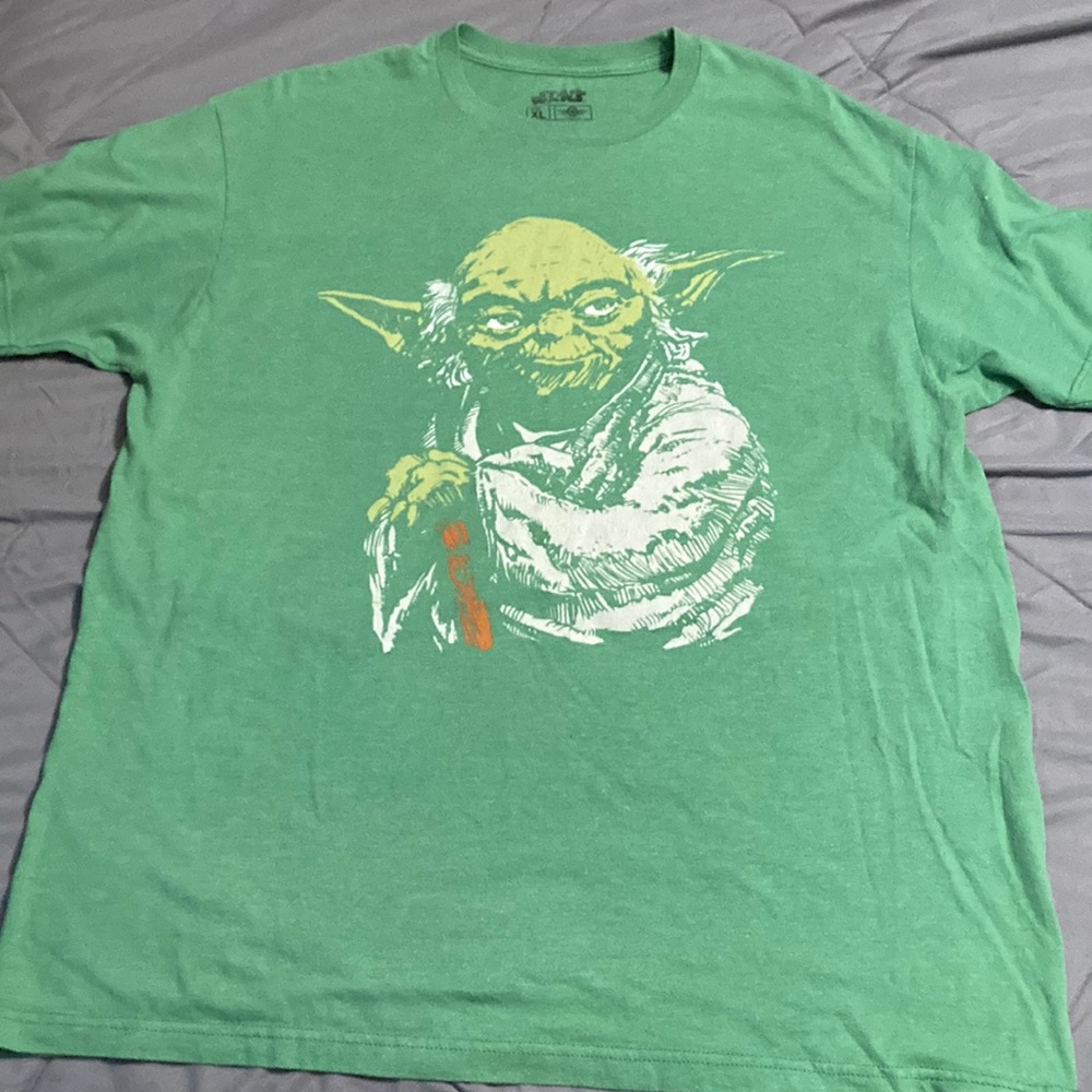 Men’s Star Wars Yoda Green Graphic Tshirt Size XL
